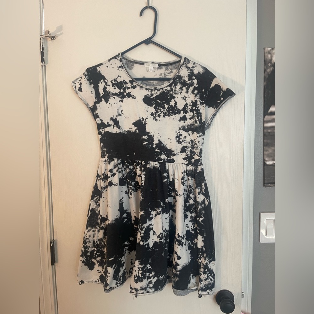 S- Tye dye black and white dress